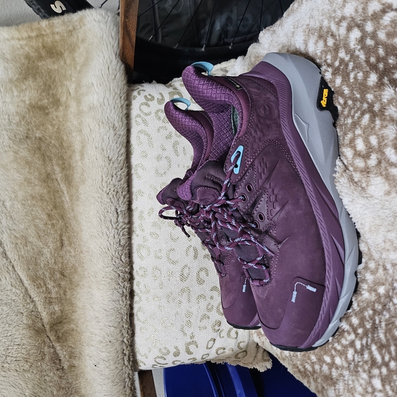 Hoka One One KAHA 2 Purple Athletic Shoes for Outdoor Adventures. WORN ONCE - Picture 11 of 11